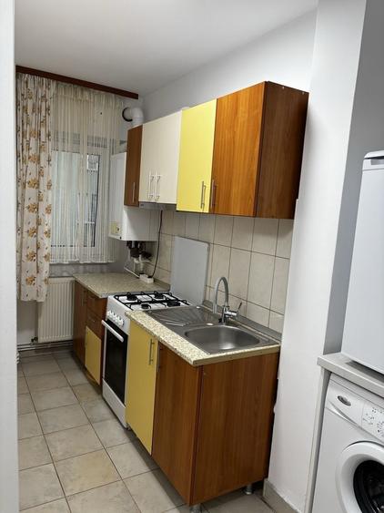 Garsonieră decomandată în Central