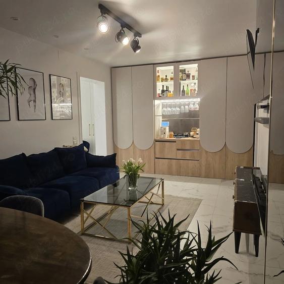 Apartament cu 2 camere semidecomandat în Central
