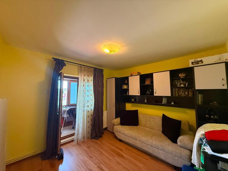 Apartament cu 2 camere decomandat în Liliacului