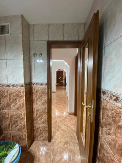 Apartament cu 3 camere decomandat în Soarelui