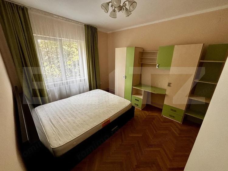Apartament cu 4 camere decomandat în Central