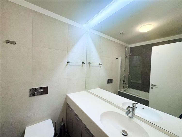 Apartament cu 2 camere semidecomandat, mobilat în Herăstrău