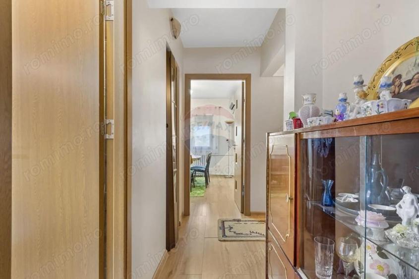 Apartament cu 5 camere decomandat, mobilat în Micălaca