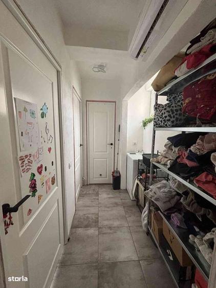 Apartament cu 3 camere decomandat în Rovine