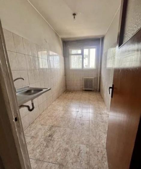 Apartament cu 3 camere decomandat, mobilat în Pantelimon