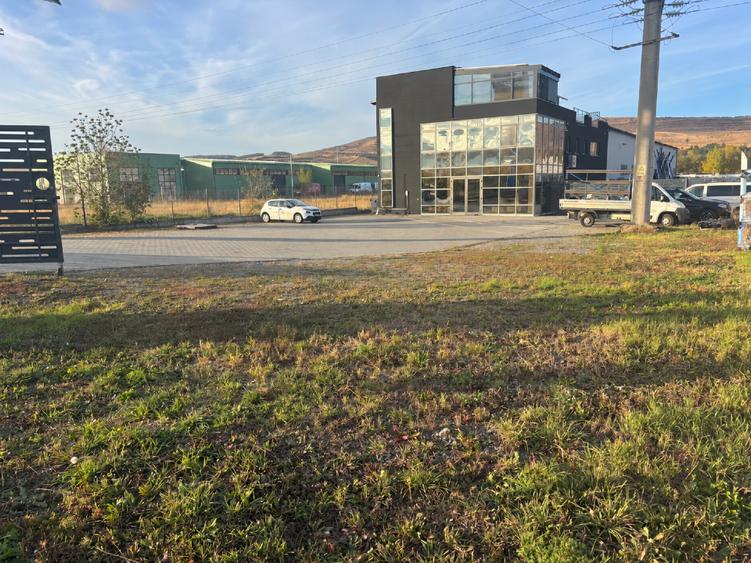 Spațiu industrial, de 1,350 mp, în Florești