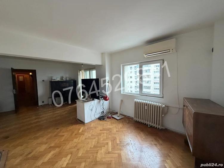 Apartament cu 4 camere decomandat în Moșilor