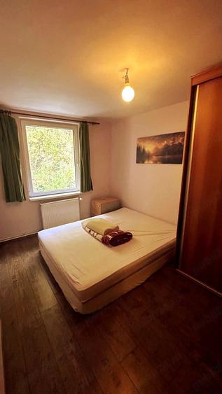 Apartament cu 3 camere semidecomandat în Schei