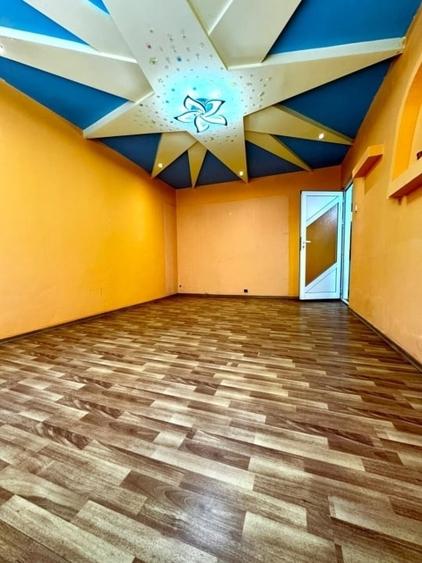 Garsonieră decomandată în Podul de Fier
