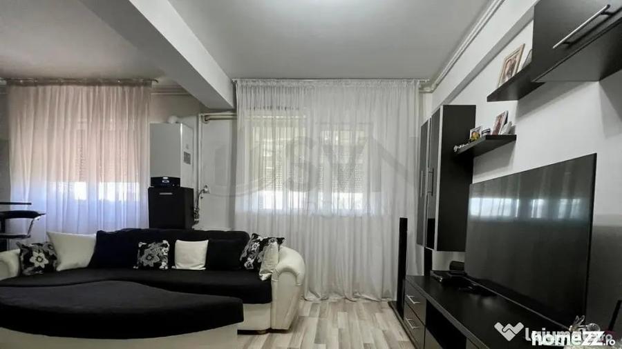Apartament cu 3 camere decomandat în Colentina