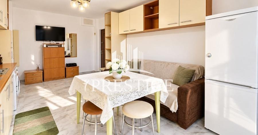 Apartament cu 3 camere decomandat, mobilat în Sub Arini
