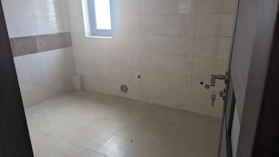 Casă individuală cu 5 camere cu Canalizare în Central