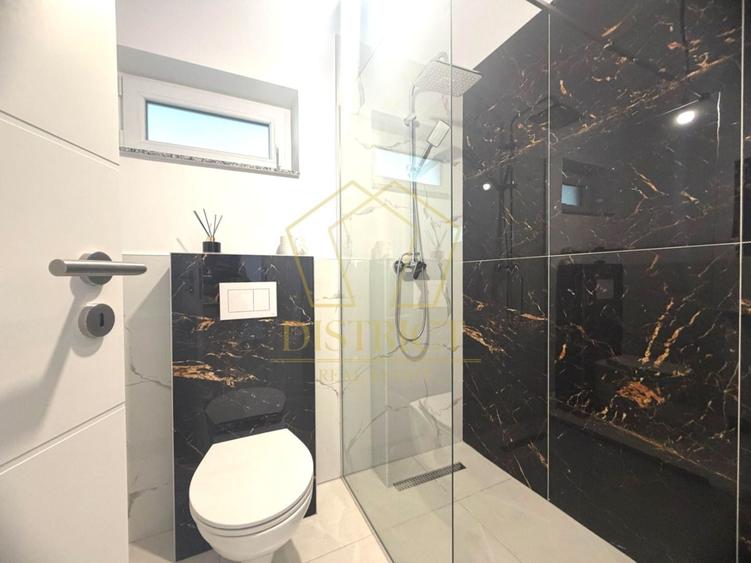 Apartament cu 3 camere semidecomandat în Giroc