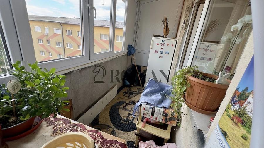 Apartament cu 3 camere decomandat în Cetate