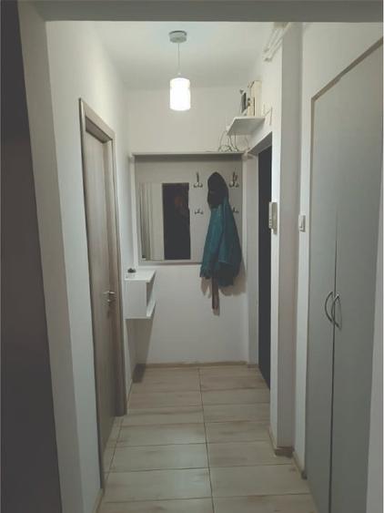 Apartament cu 2 camere semidecomandat, mobilat în Tomis Nord