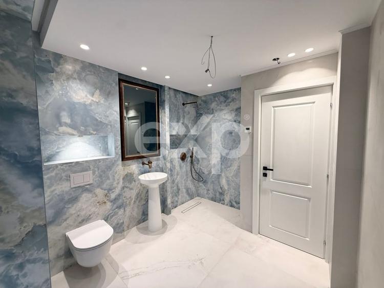Apartament cu 4 camere decomandat în Sisești