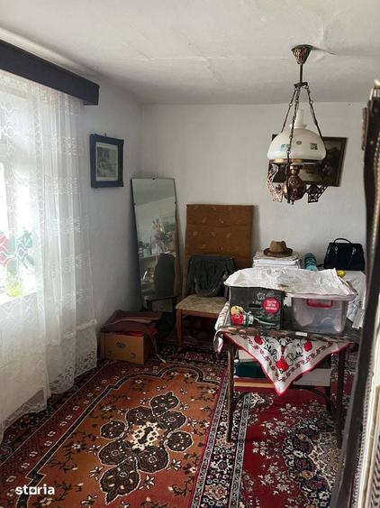 Casă cu 3 camere cu Teren 5000 Mp în Central