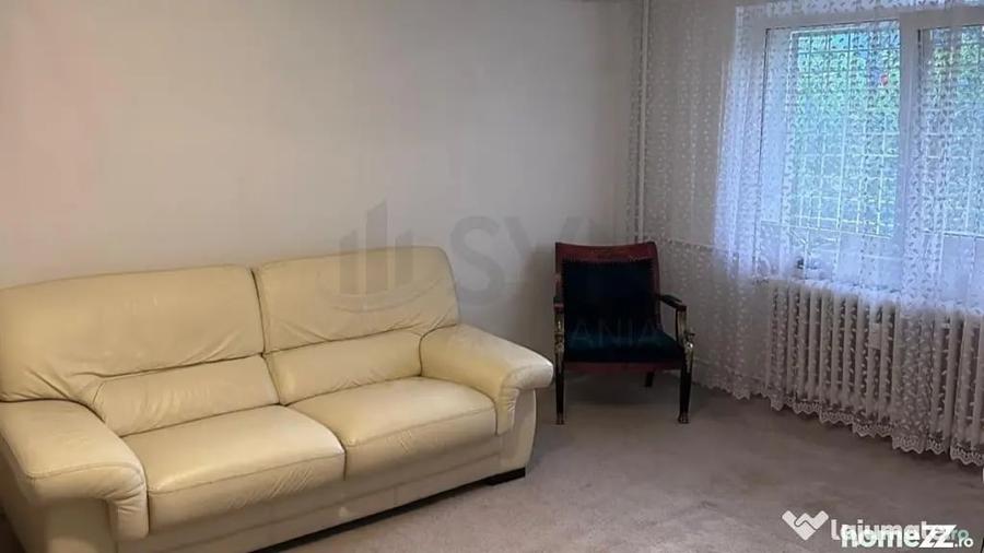 Apartament cu 4 camere decomandat în Băneasa