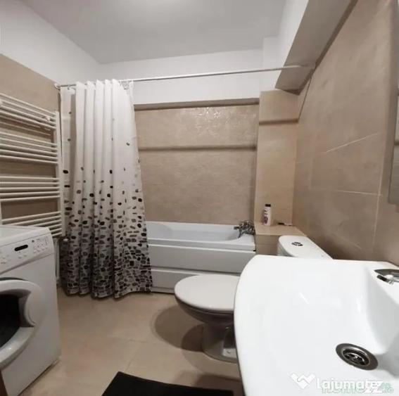 Apartament cu 3 camere decomandat în Tomis II