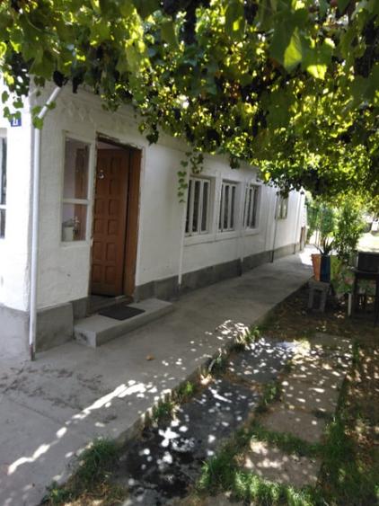Casă cu 4 camere cu Teren 1000 Mp în Ghindeni