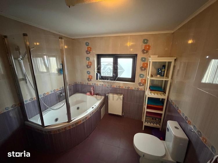 Casă cu 4 camere cu Teren 500 Mp în Păulești