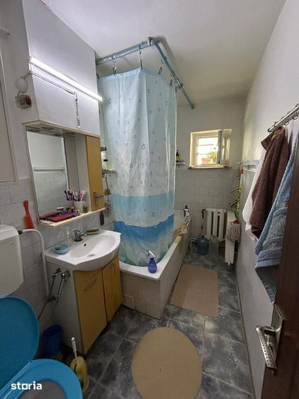 Apartament cu 4 camere decomandat în Sud