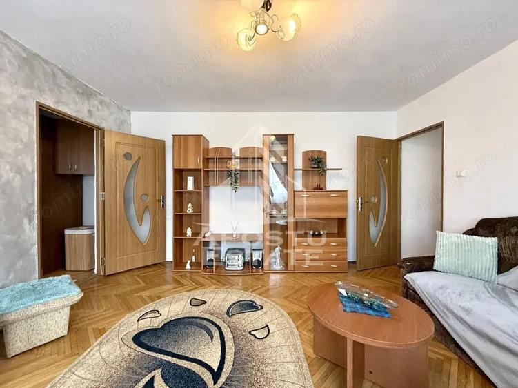 Apartament cu 2 camere semidecomandat în Complex Studențesc