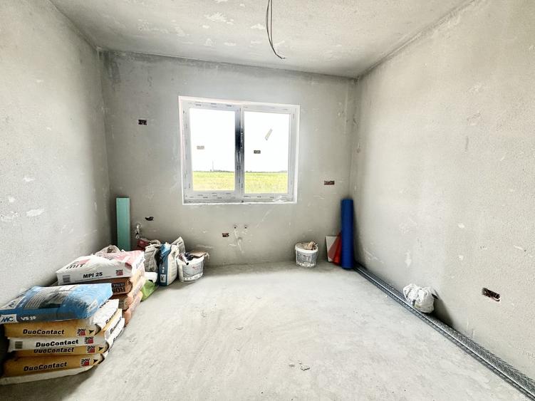 Duplex cu 4 camere cu Canalizare în Moșnița Veche