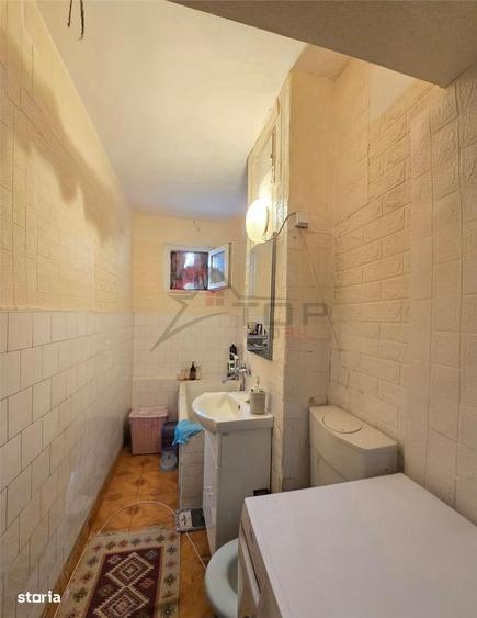 Apartament cu 3 camere semidecomandat în Albești