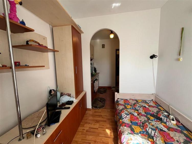 Lugoj, Ap. 1 Cam., 41 Mp.,  Et. 3, Strada Cernei, Langa Liceul Aurel Vlaicu - 17