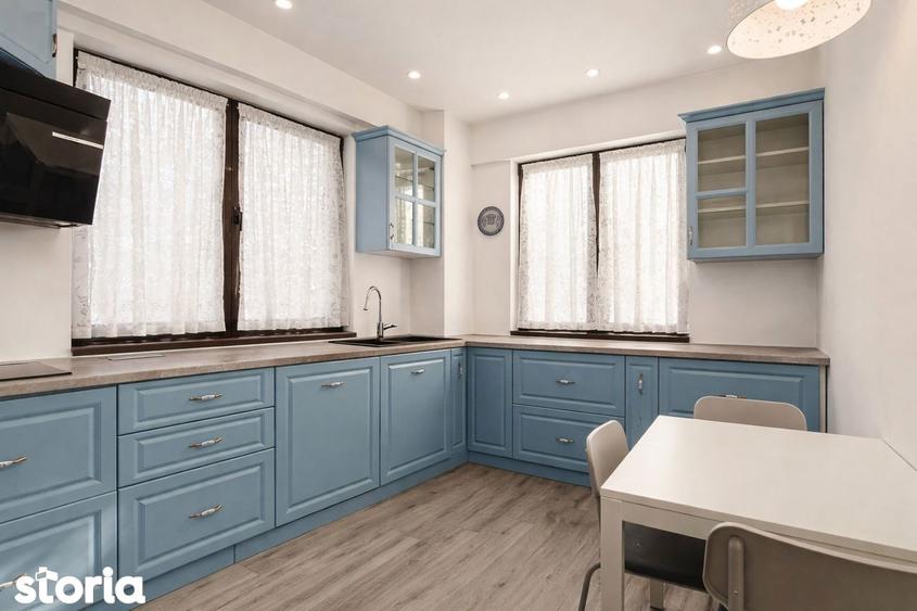 Apartament cu 4 camere, mobilat în Central