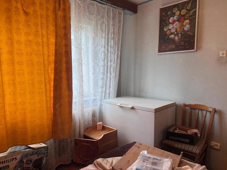 Apartament cu 4 camere semidecomandat în Gojdu