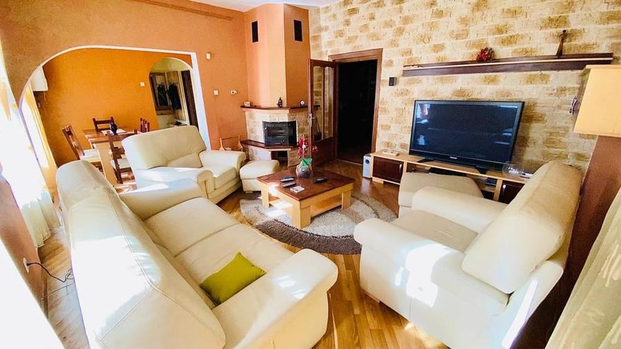 Casă individuală cu 5 camere cu Canalizare în Hălchiu