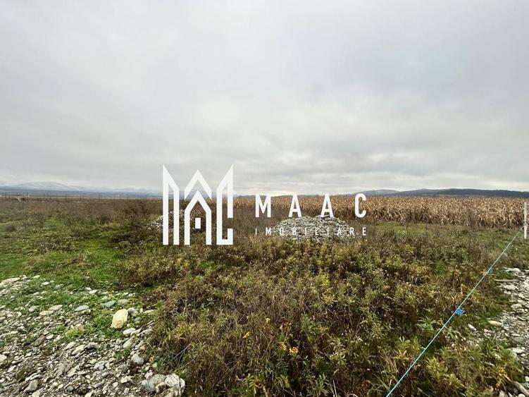 Teren Construcții intravilan de 860 mp, în Bradu