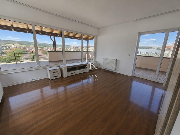 Duplex cu 4 camere cu Canalizare în Florești