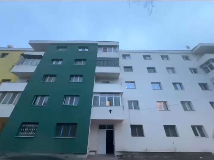 Apartament cu 3 camere în Mătăsari