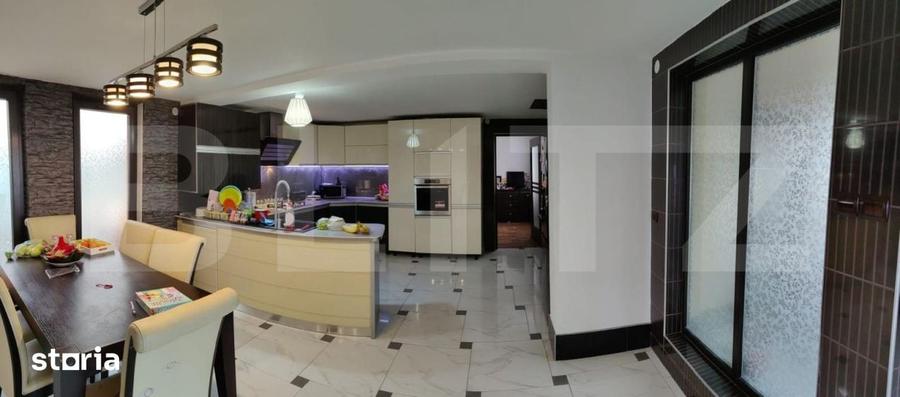 Casă cu 8 camere cu Teren 2667 Mp în Central