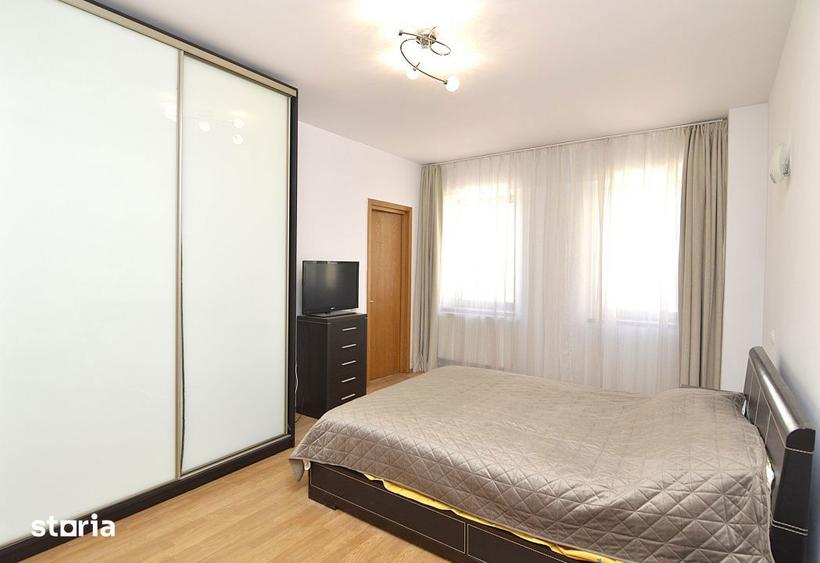 Apartament cu 3 camere semidecomandat, mobilat în Centrul Civic