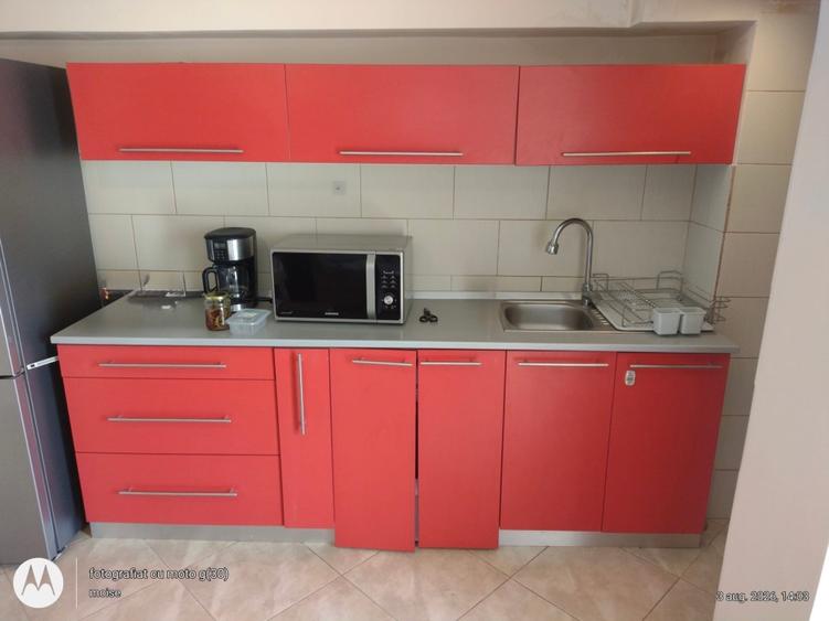 Apartament cu 3 camere decomandat în Moșilor