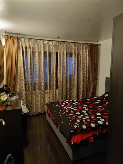 Apartament cu 3 camere decomandat, mobilat în Podu Roș