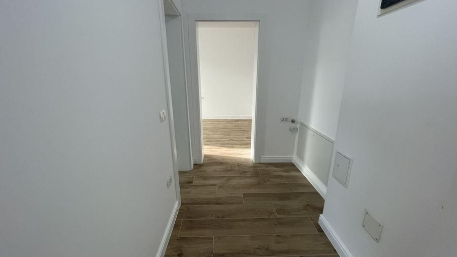 Apartament cu 3 camere decomandat în Dumbrăvița