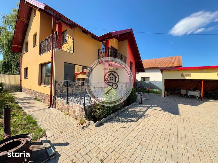 Casă cu 5 camere decomandat cu Teren 1400 Mp în Cristian