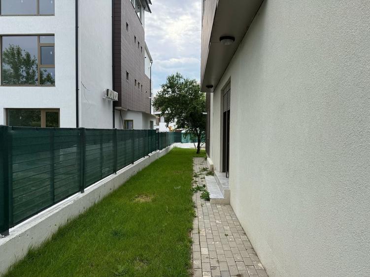 Casă individuală cu 7 camere cu Canalizare în Băneasa