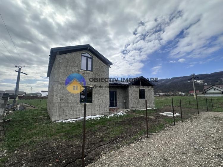 Casă cu 4 camere cu Teren 789 Mp în Vest
