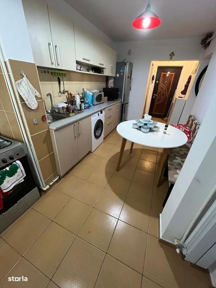 Apartament 3 camere -Zona Sud - 70 mp - 78000 euro negociabil - 8
