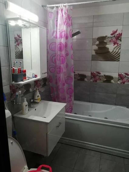 Inchiriez apartament 2 camere - 1