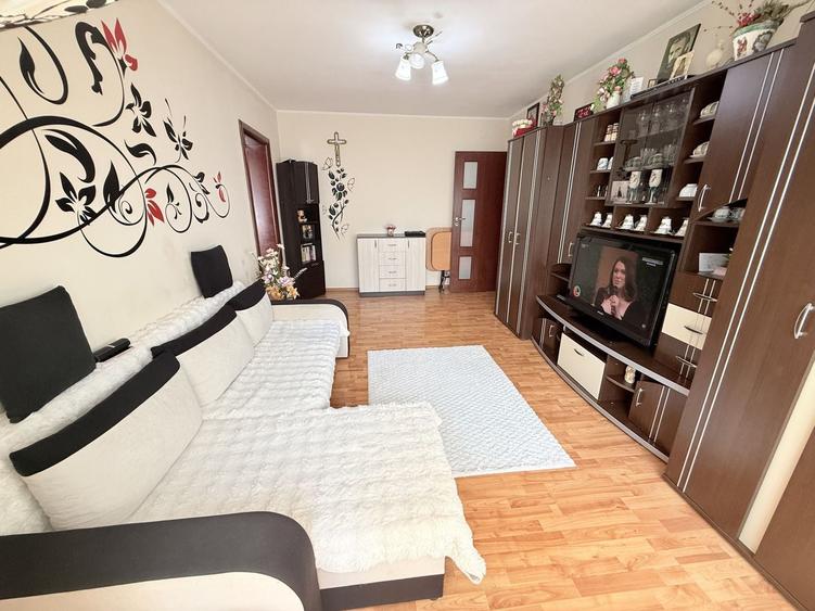 Apartament cu 2 camere semidecomandat, mobilat în Central