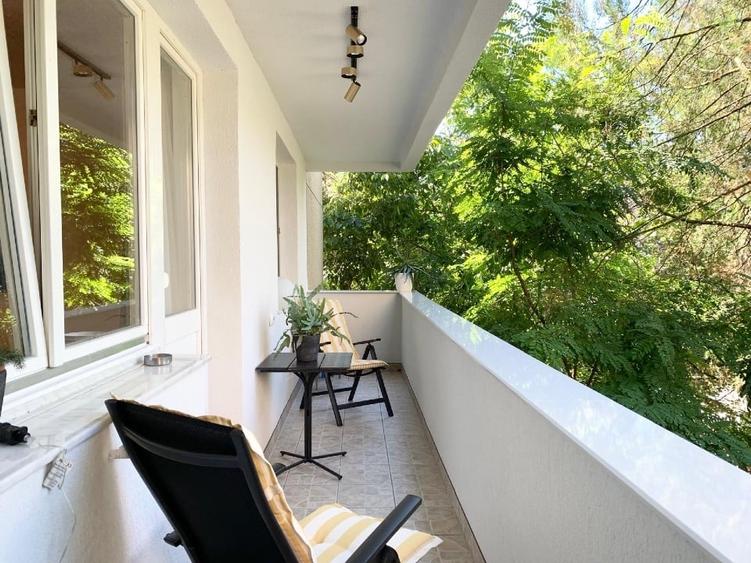 Apartament cu 3 camere decomandat, mobilat în Cornișa