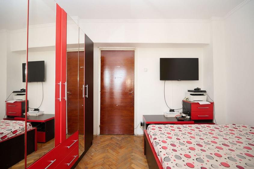 Apartament cu 4 camere decomandat în Central