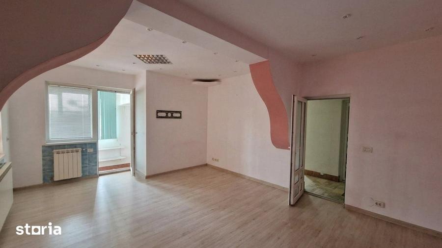 Casă cu 7 camere cu Piscina în Ferentari